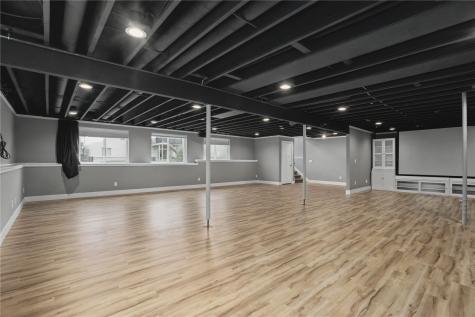 184 Battle Creek Drive Marion IA 52302