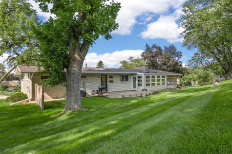 3857 Trail Ridge Road SE Cedar Rapids IA 52403