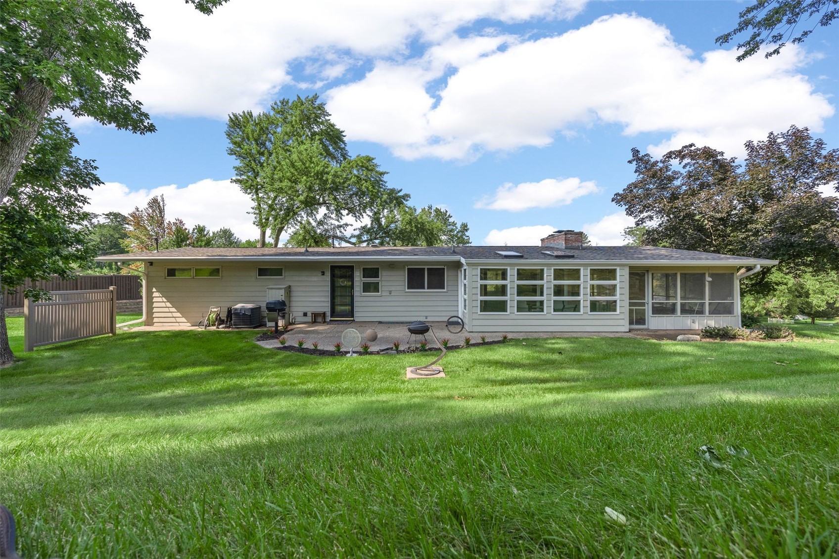 3857 Trail Ridge Road SE Cedar Rapids IA 52403