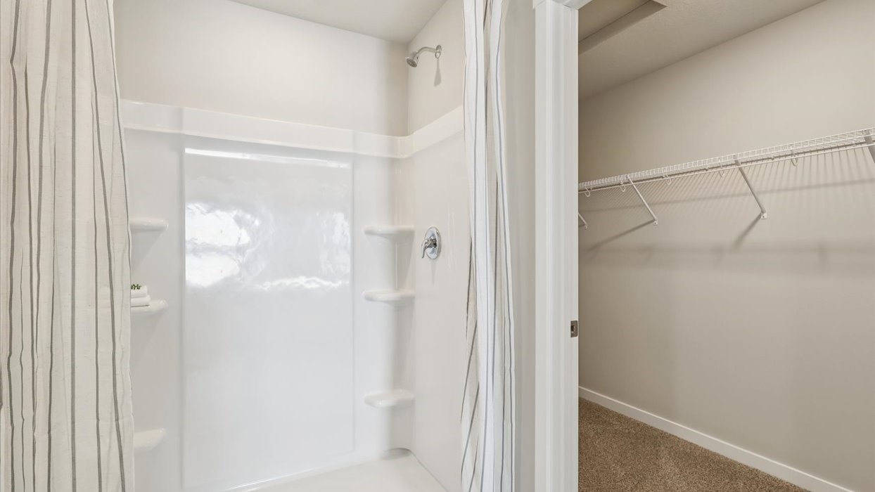 2783 Cecelia Drive Hiawatha IA 52233