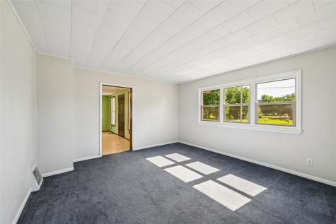 703 F Avenue Vinton IA 52349
