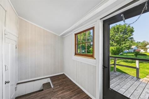 703 F Avenue Vinton IA 52349