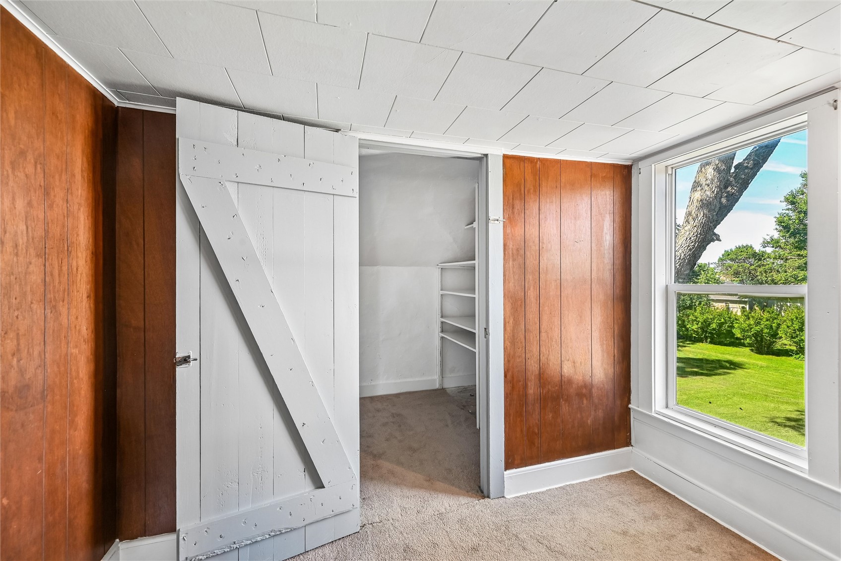 703 F Avenue Vinton IA 52349