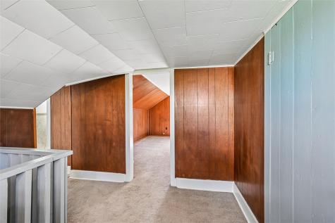 703 F Avenue Vinton IA 52349