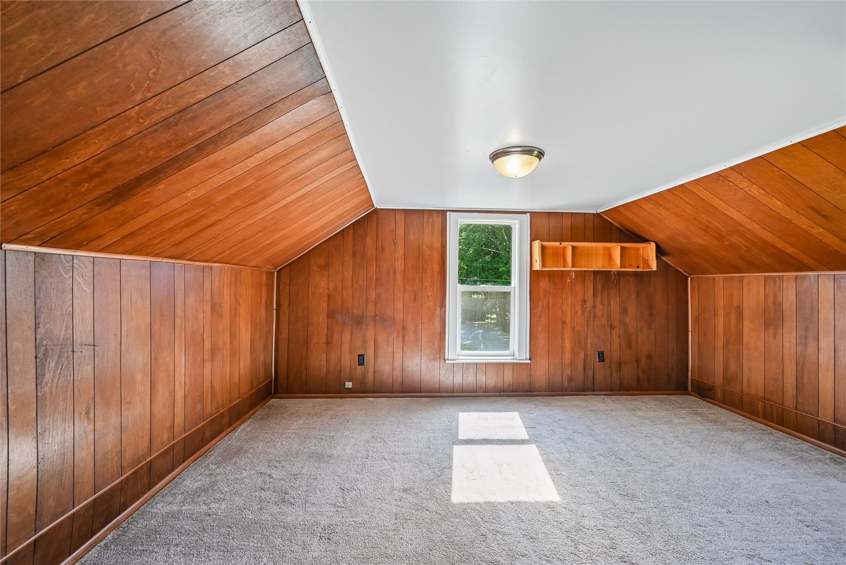 703 F Avenue Vinton IA 52349
