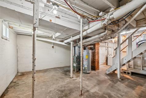 703 F Avenue Vinton IA 52349