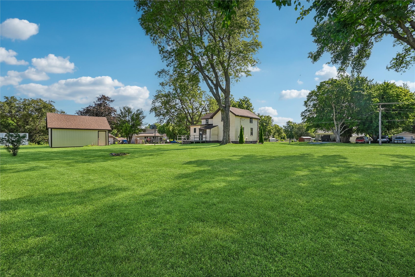 703 F Avenue Vinton IA 52349