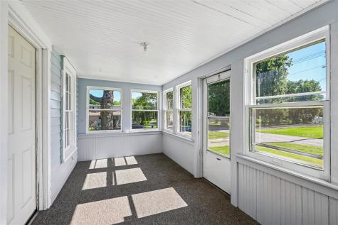 703 F Avenue Vinton IA 52349