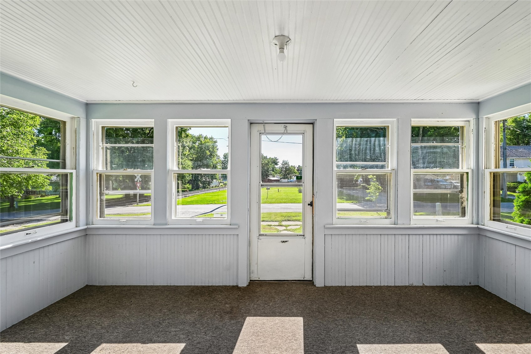 703 F Avenue Vinton IA 52349