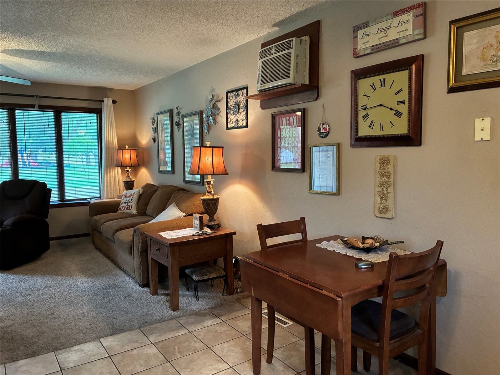 305 N Avenue Vinton IA 52349