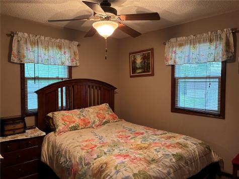 305 N Avenue Vinton IA 52349