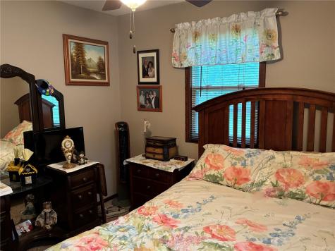 305 N Avenue Vinton IA 52349