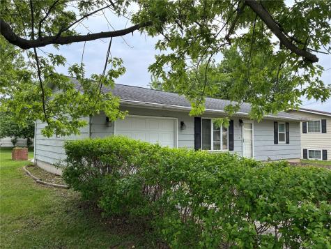 305 N Avenue Vinton IA 52349