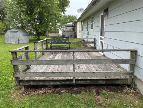 305 N Avenue Vinton IA 52349