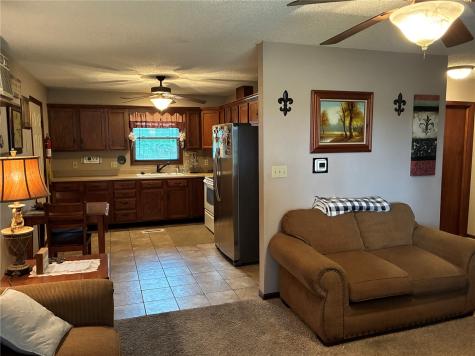 305 N Avenue Vinton IA 52349
