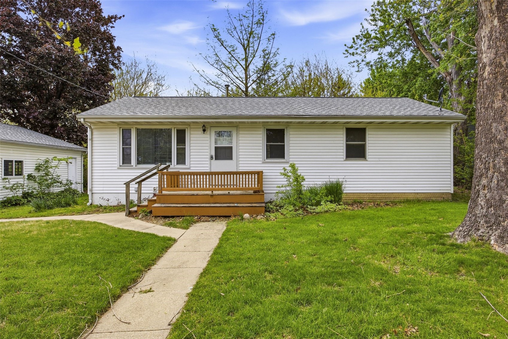 2910 Schaeffer Drive SW Cedar Rapids IA 52404