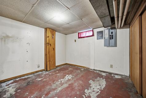 2910 Schaeffer Drive SW Cedar Rapids IA 52404