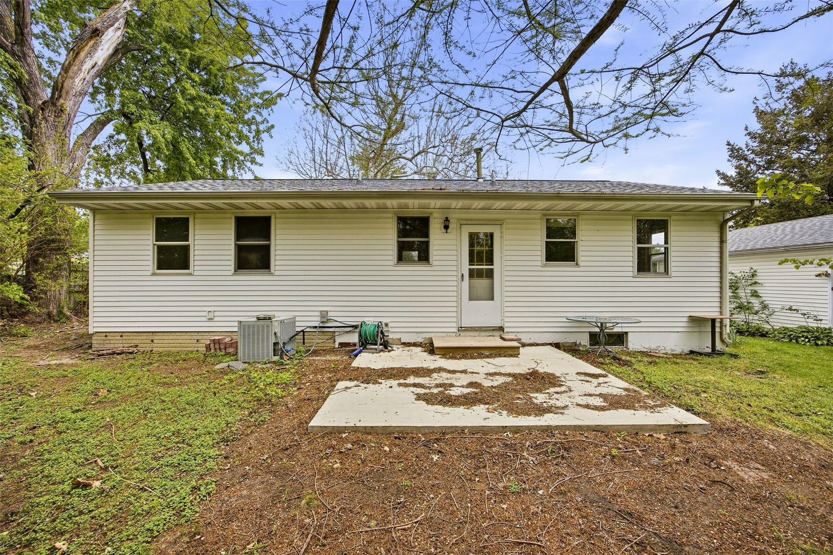 2910 Schaeffer Drive SW Cedar Rapids IA 52404