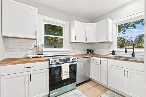 389 16th Avenue SW Cedar Rapids IA 52404