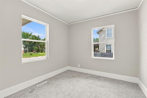 389 16th Avenue SW Cedar Rapids IA 52404