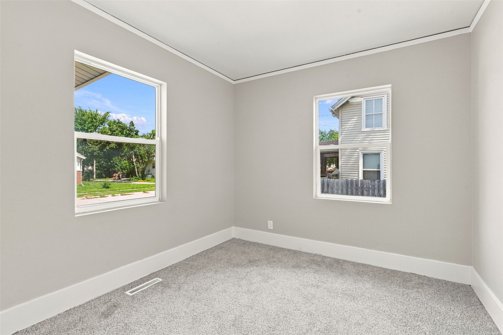 389 16th Avenue SW Cedar Rapids IA 52404