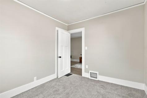 389 16th Avenue SW Cedar Rapids IA 52404