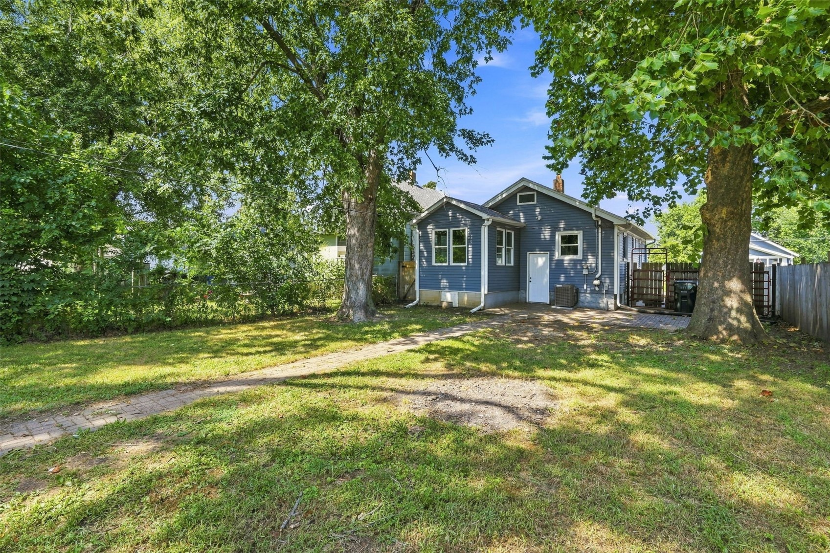 389 16th Avenue SW Cedar Rapids IA 52404