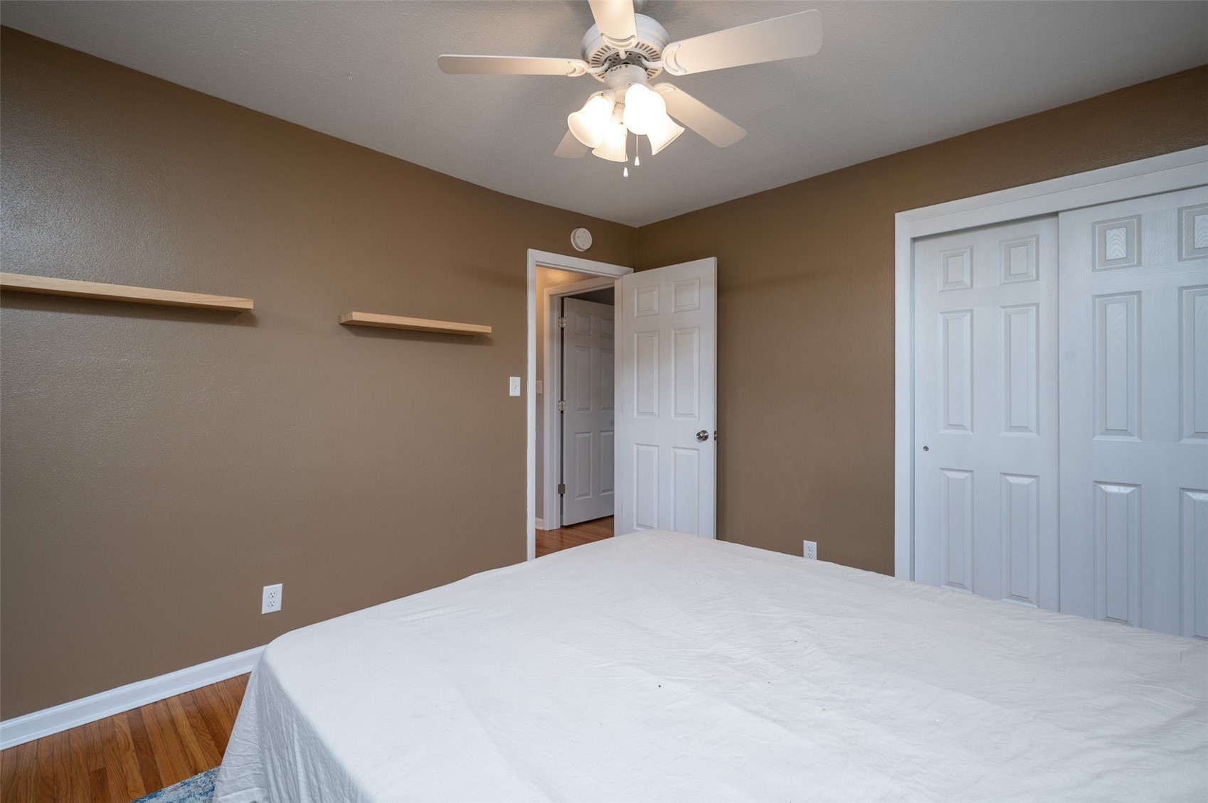 2101 Larry Drive NE Cedar Rapids IA 52402