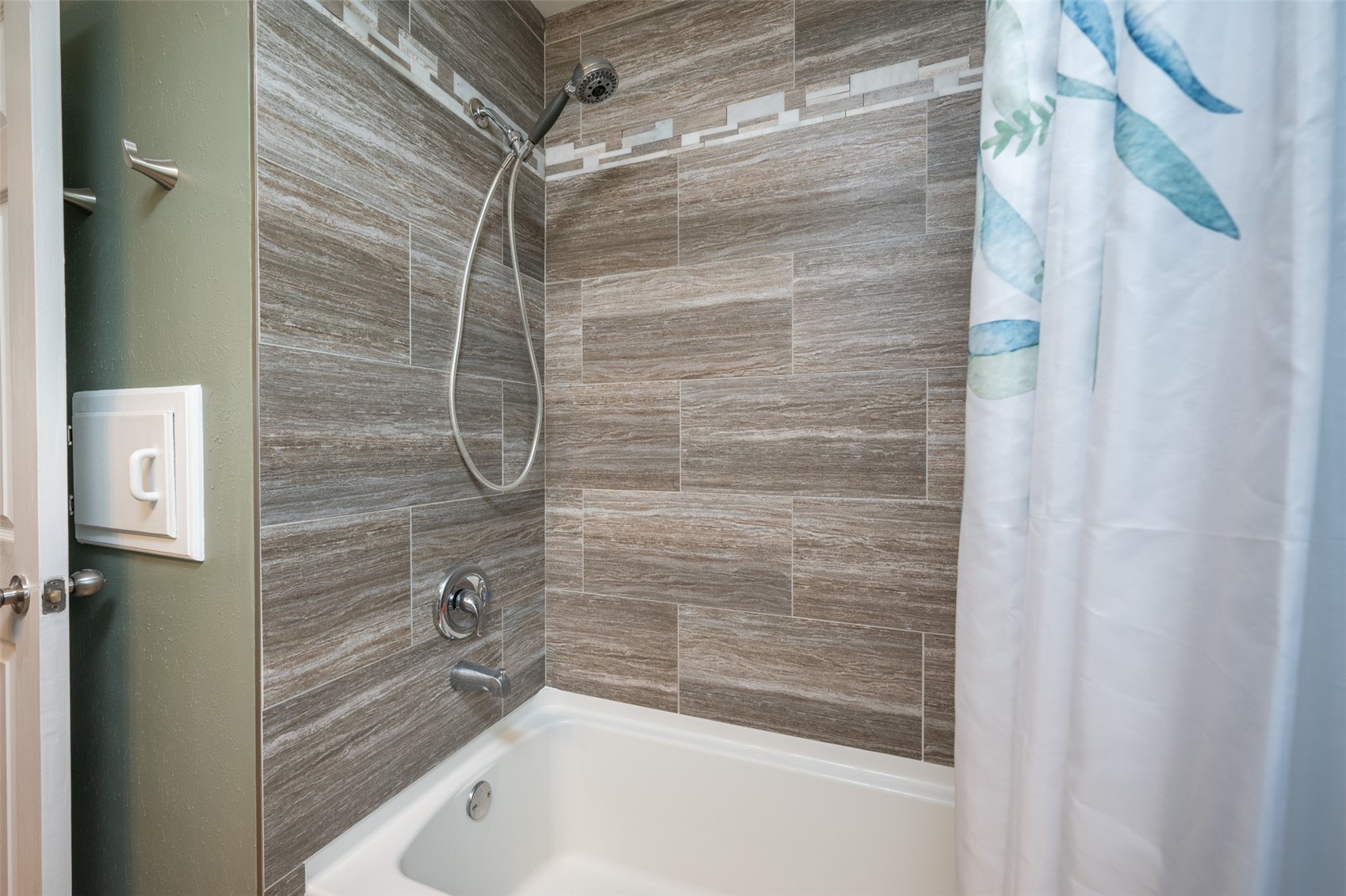2101 Larry Drive NE Cedar Rapids IA 52402