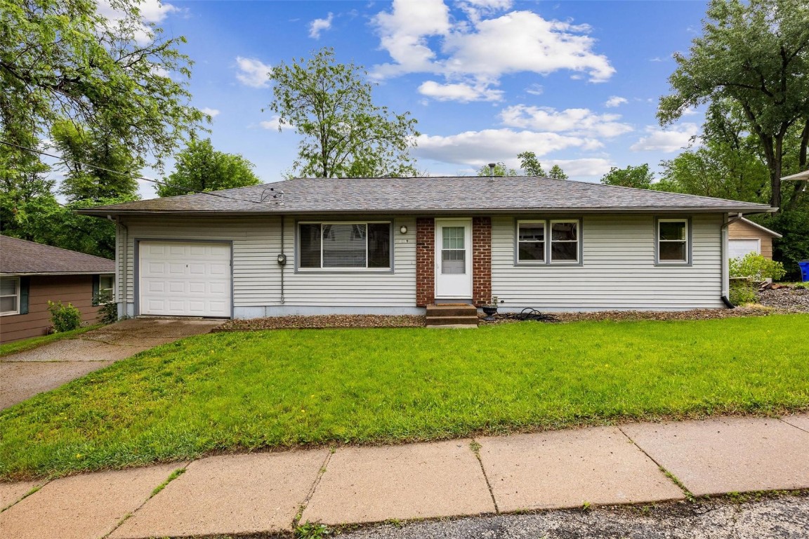 1349 Highwood Drive NW Cedar Rapids IA 52405