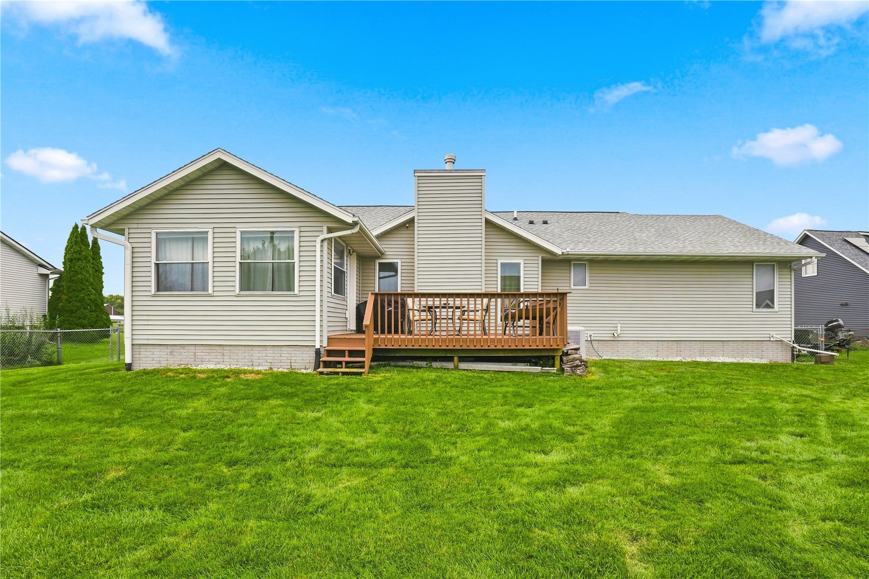 55 Thompson Palo IA 52324