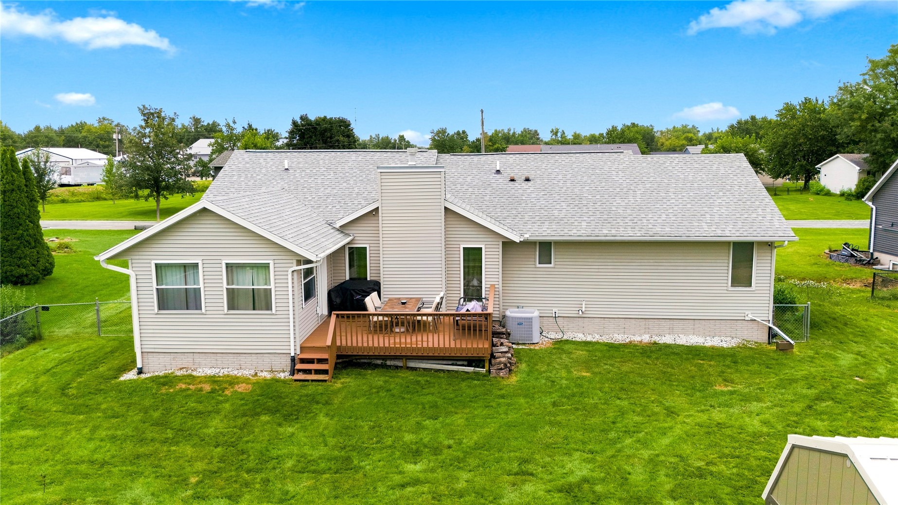 55 Thompson Palo IA 52324