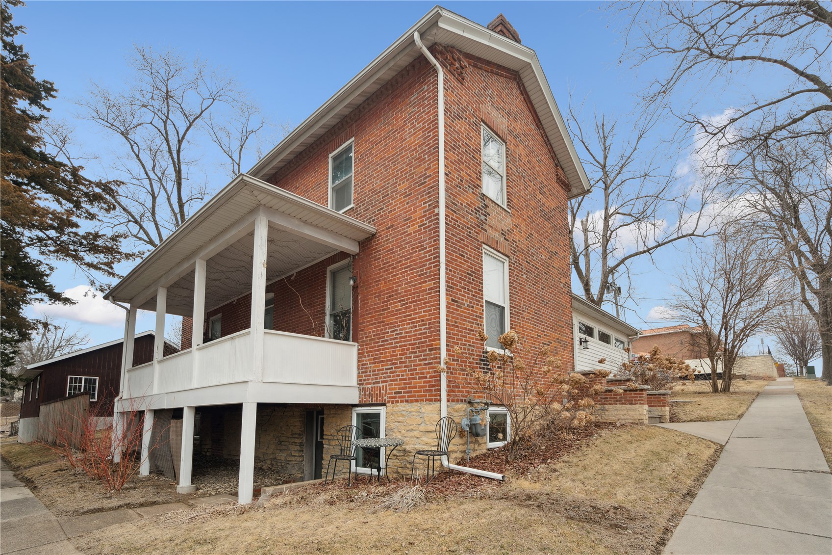 123 2nd Avenue SW Mt Vernon IA 52314