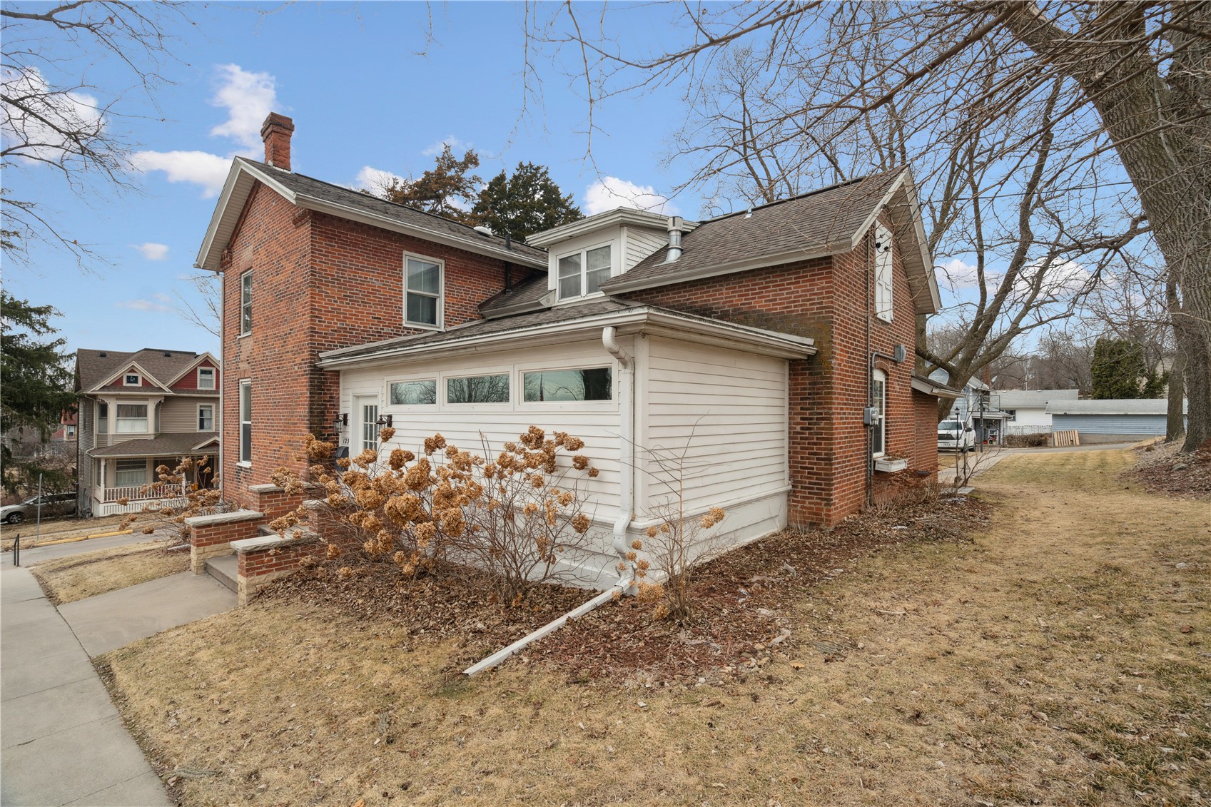 123 2nd Avenue SW Mt Vernon IA 52314