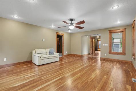 604 SW 8th Independence IA 50644