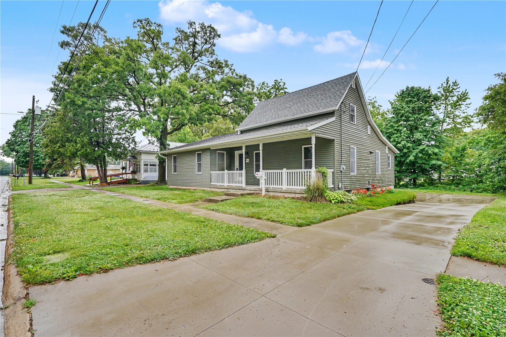 604 SW 8th Independence IA 50644