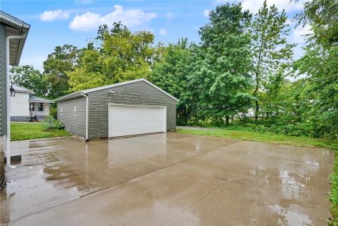 604 SW 8th Independence IA 50644