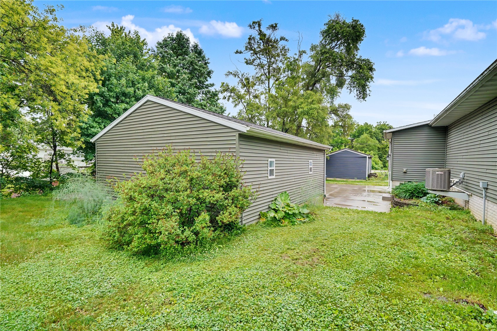 604 SW 8th Independence IA 50644