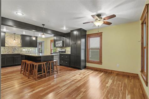 604 SW 8th Independence IA 50644