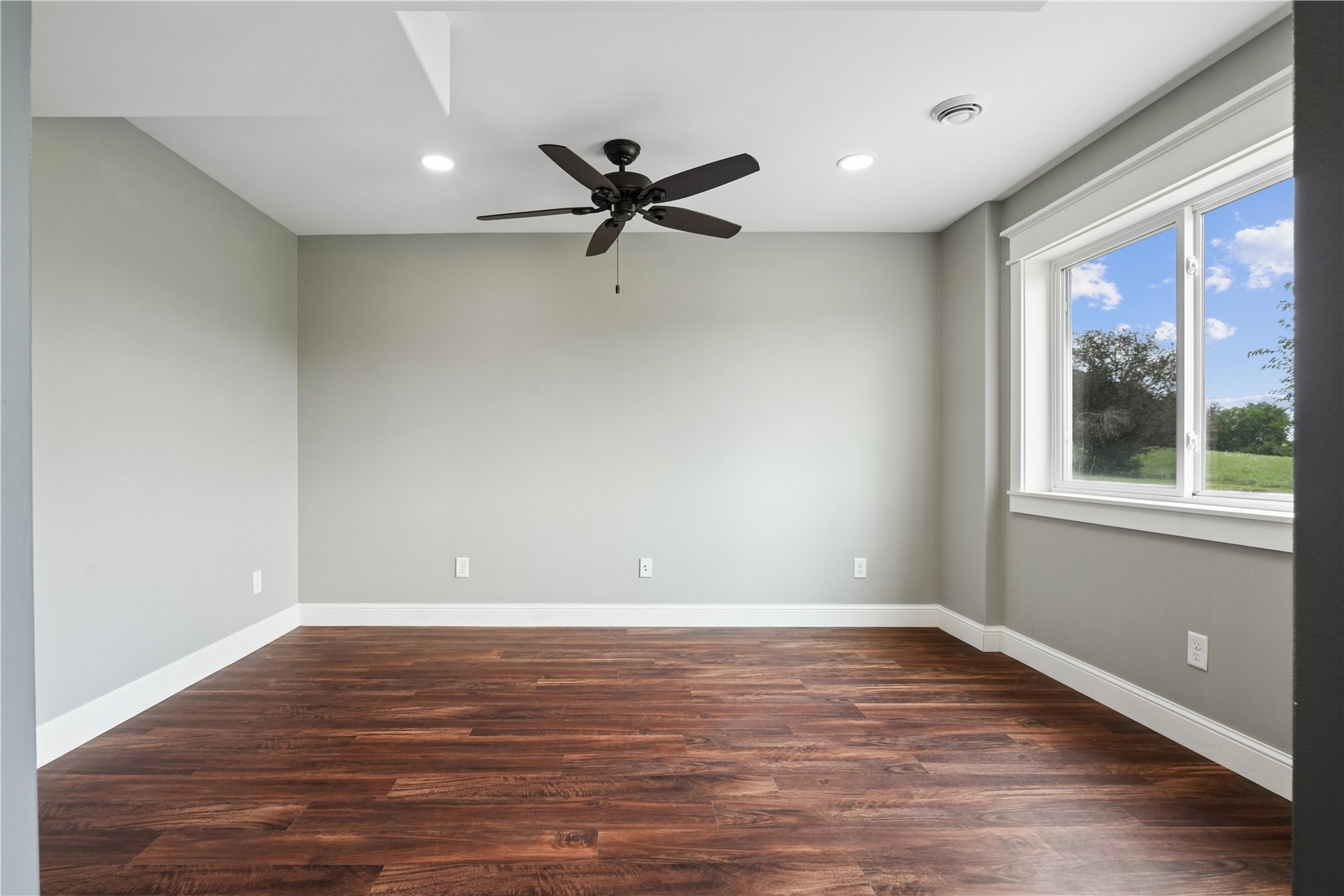 1268 Falcon Avenue NW Swisher IA 52338