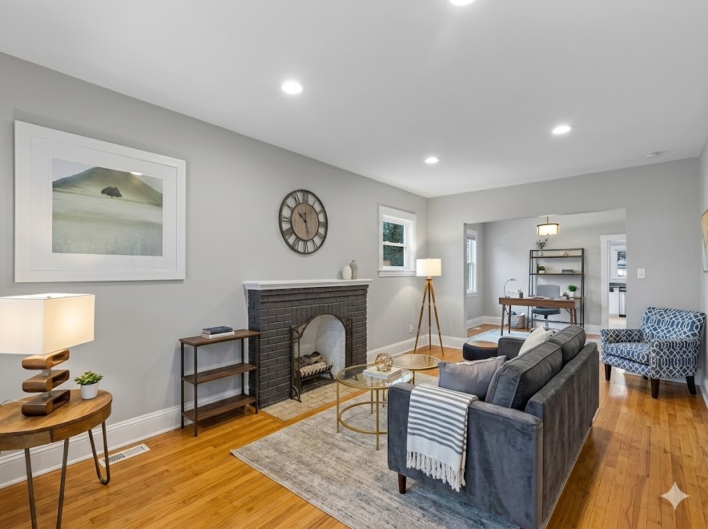 237 12th Street NW Cedar Rapids IA 52405