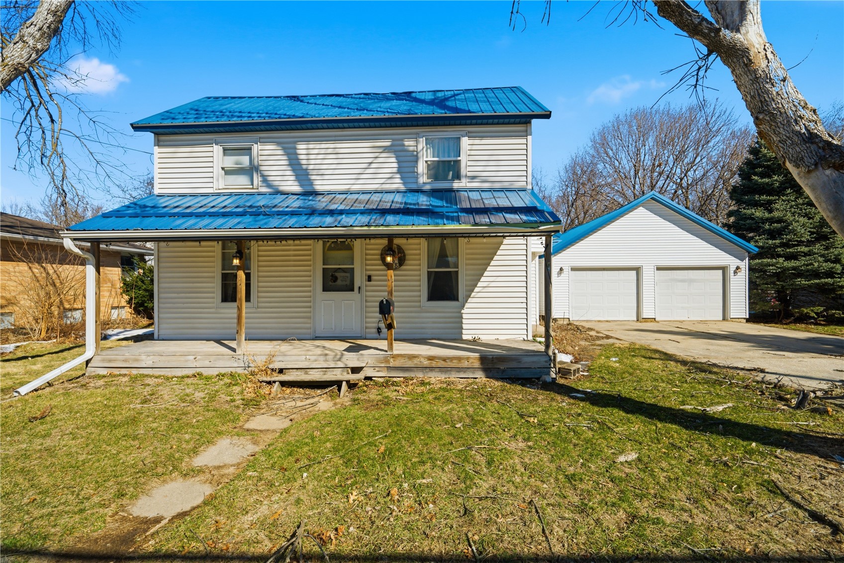 708 3rd Street SE Independence IA 50644