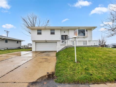 2140 Hillview Drive Marion IA 52302
