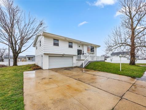 2140 Hillview Drive Marion IA 52302