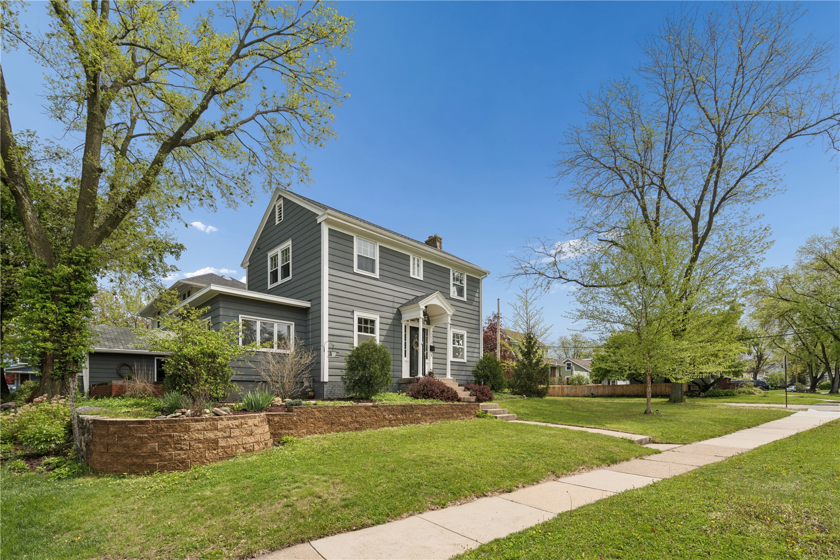 2226 5th Avenue SE Cedar Rapids IA 52403