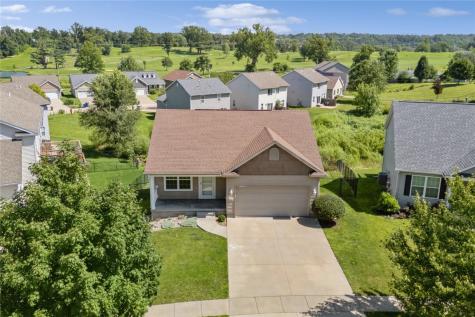 2121 Rosewood Drive NW Cedar Rapids IA 52405
