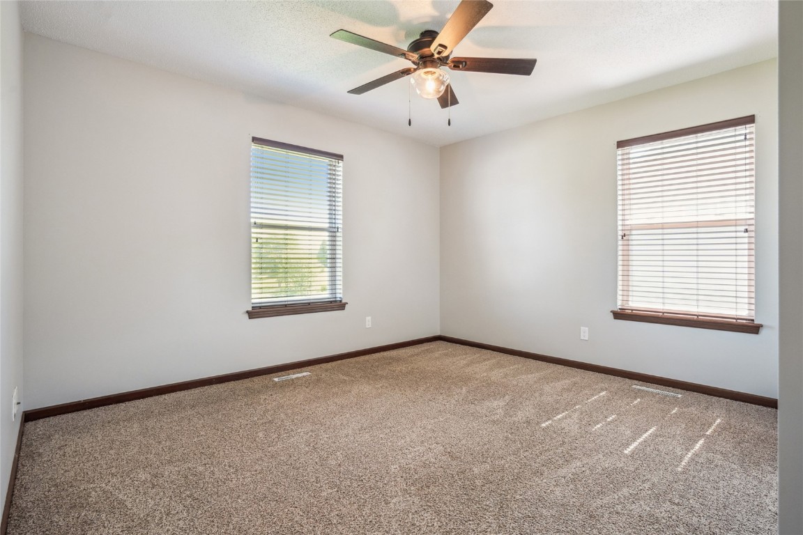 2121 Rosewood Drive NW Cedar Rapids IA 52405