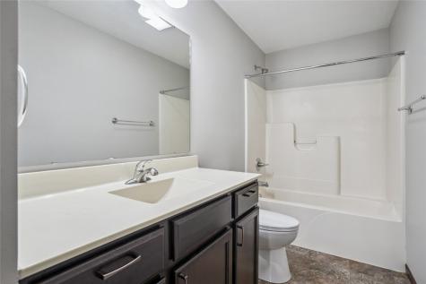 2121 Rosewood Drive NW Cedar Rapids IA 52405