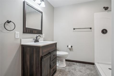 2121 Rosewood Drive NW Cedar Rapids IA 52405