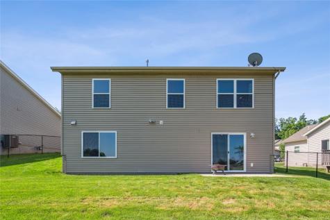 2121 Rosewood Drive NW Cedar Rapids IA 52405